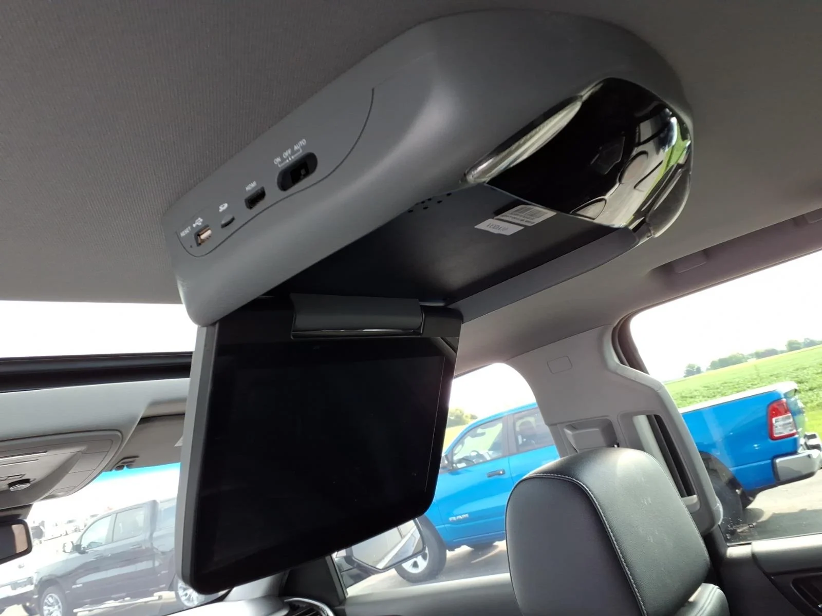 Used 2019 Onyx Black GMC SLT image 4