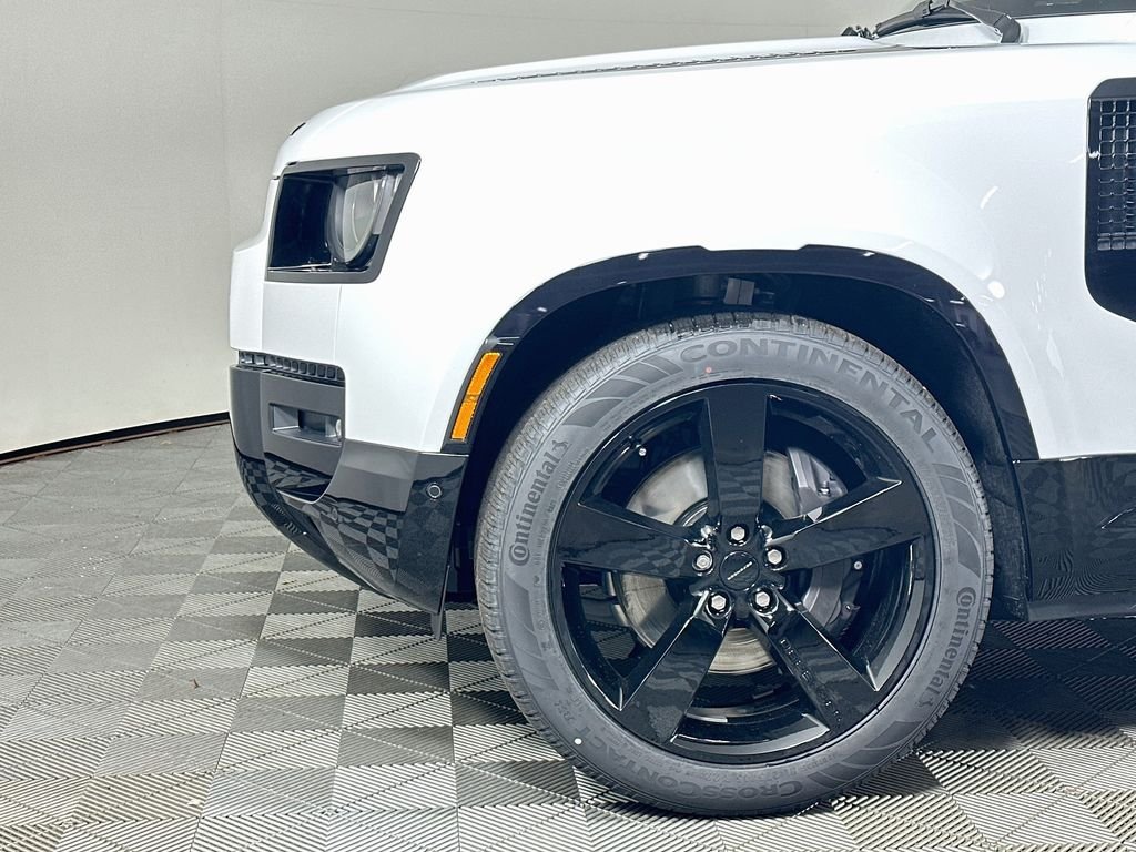 New 2026 Fuji White Land Rover X-Dynamic SE image 9