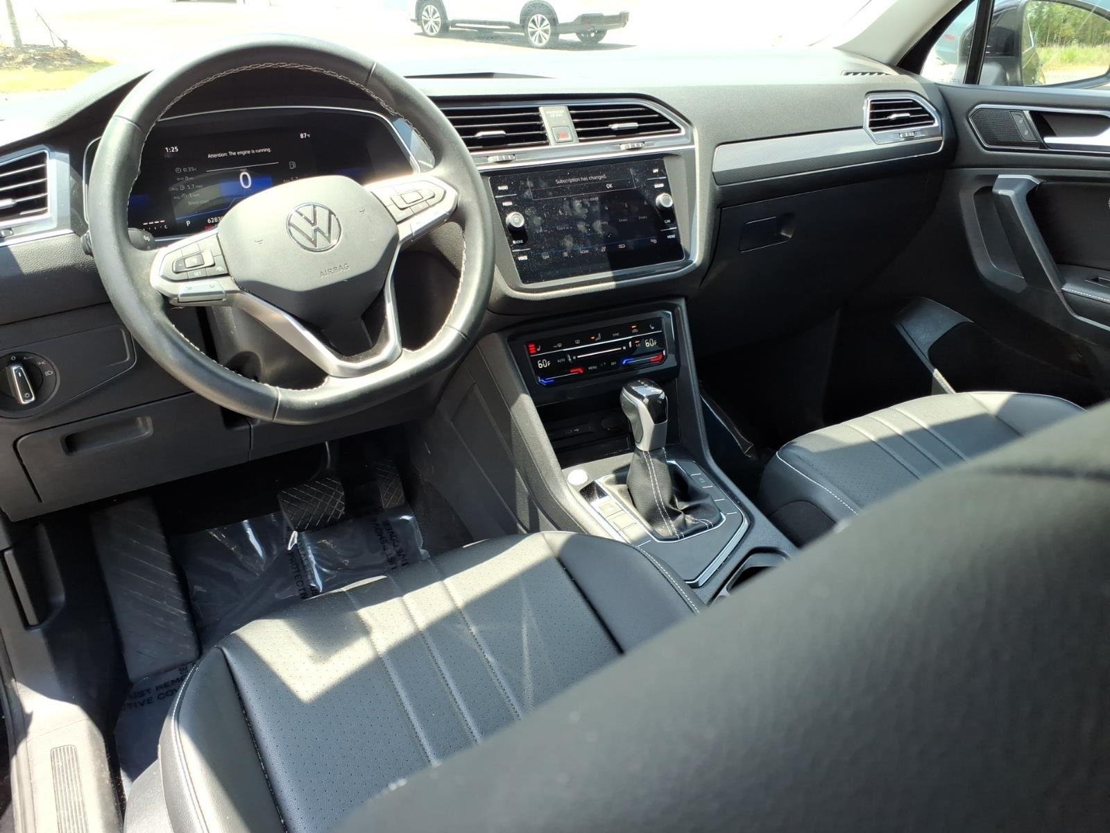 Used 2023 Deep Black Pearl Volkswagen SE image 20