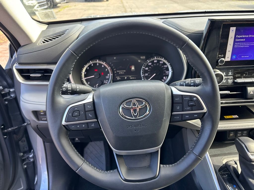 Used 2024  Toyota XLE image 16