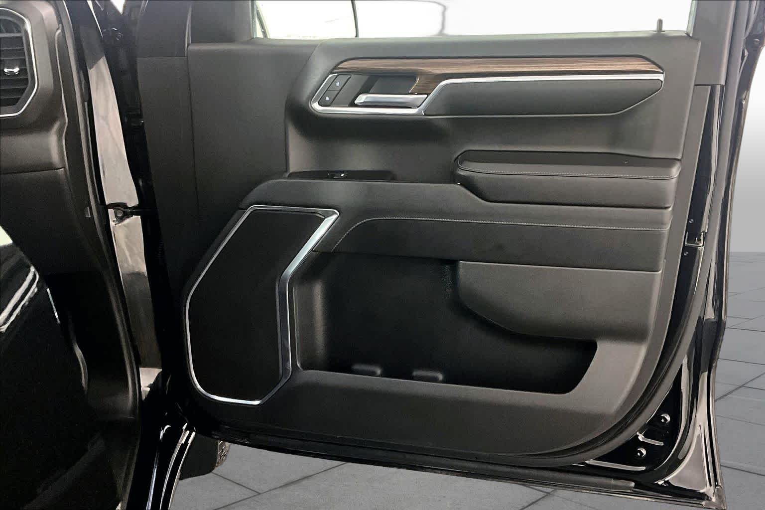 Used 2024 Black Chevrolet LT image 21