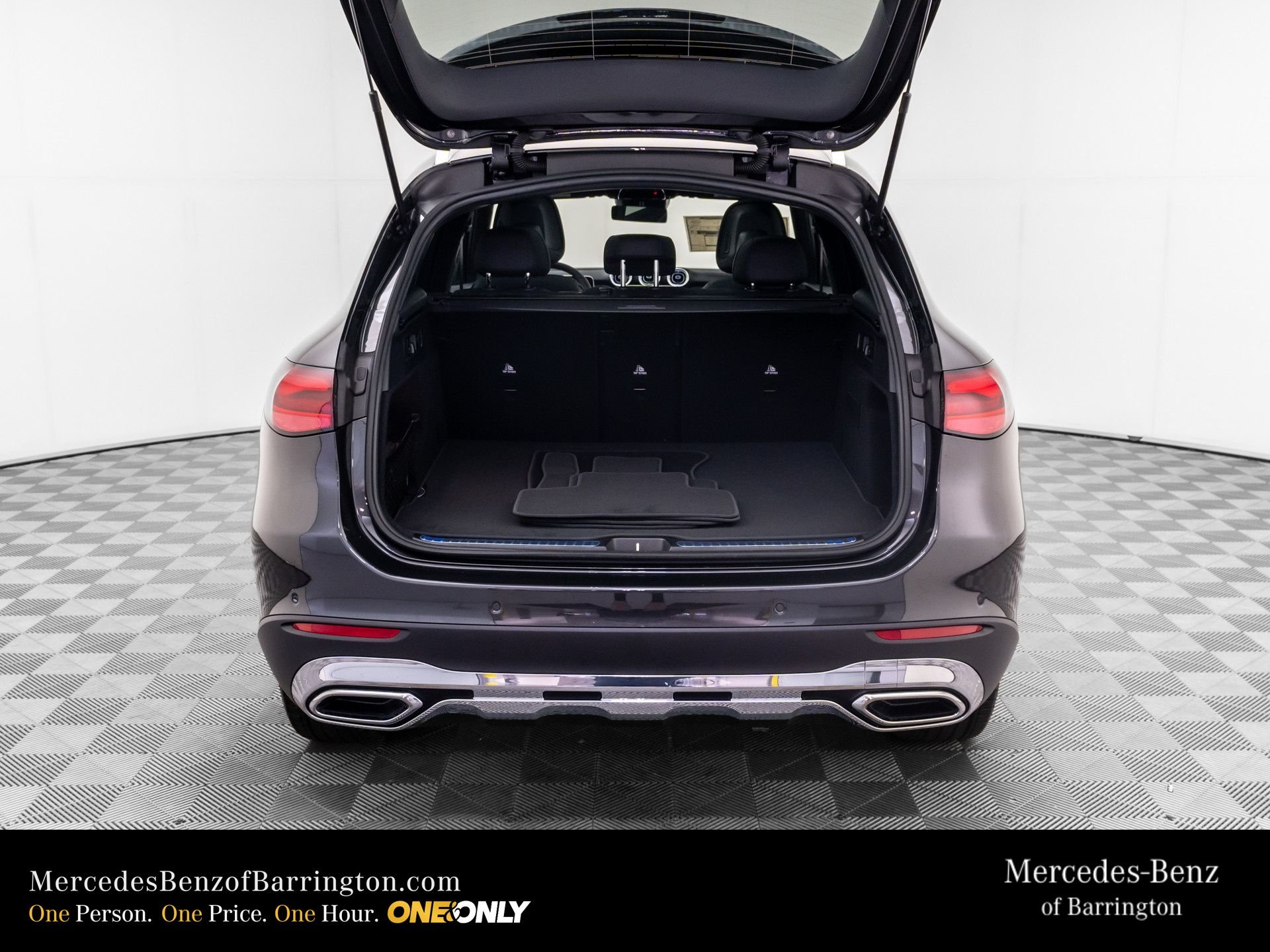 New 2026 Graphite Grey Metallic Mercedes-Benz GLC 300 image 38
