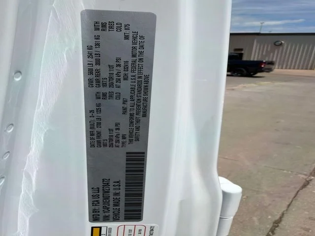 New 2026 Bright White Clear-Coat Exterior Paint Jeep Sahara image 34