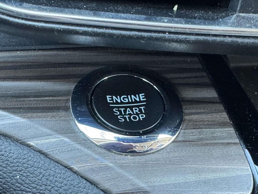 Used 2022 Black Ford Limited image 8