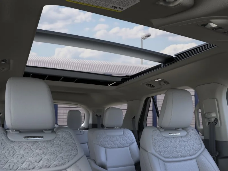 New 2026 Star White Metallic Tri-Coat Ford Platinum™ image 22