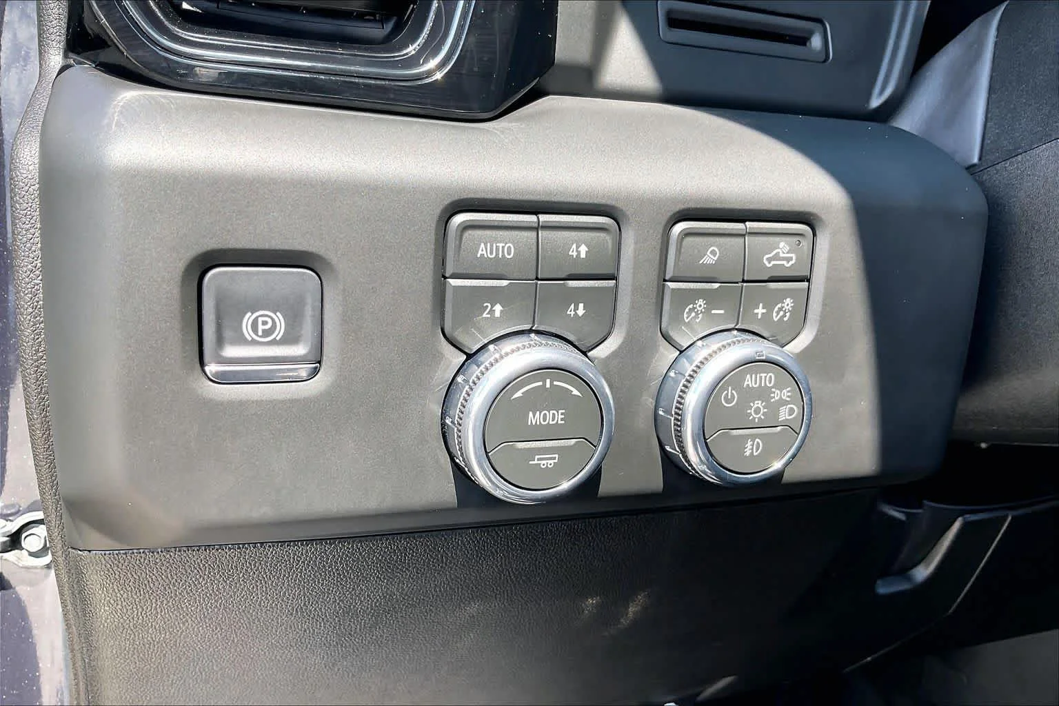Used 2026 Titanium Rush Metallic GMC AT4 image 14