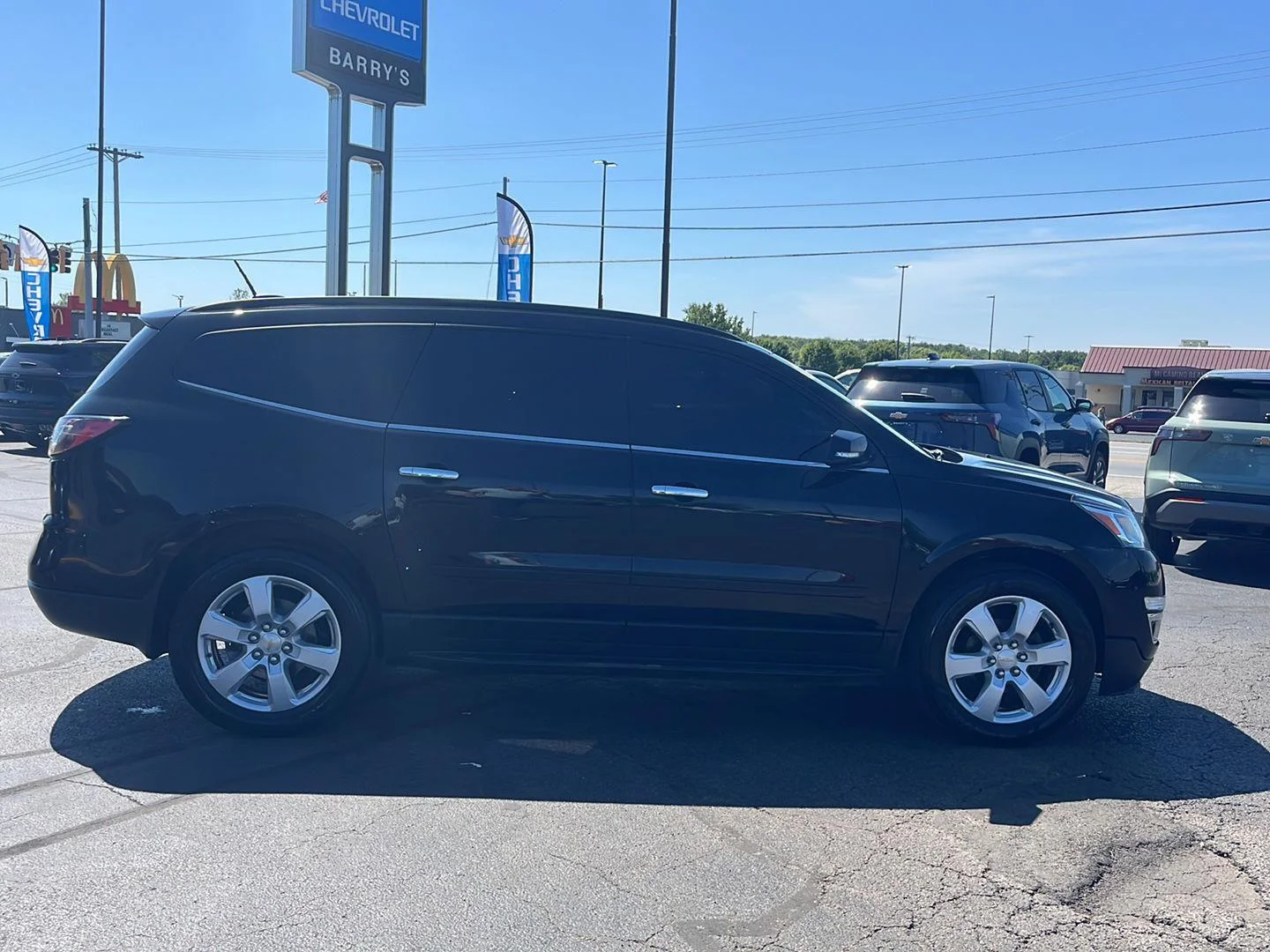 Used 2017 MOSAIC BLACK METALLIC Chevrolet LT image 6