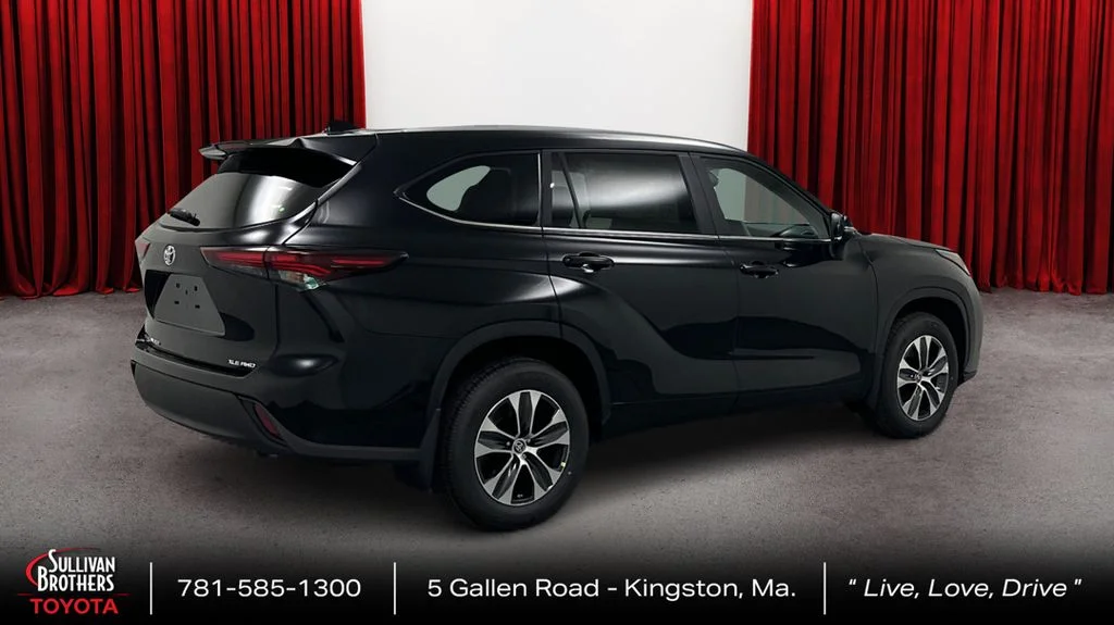 Used 2024 Black Toyota XLE image 5