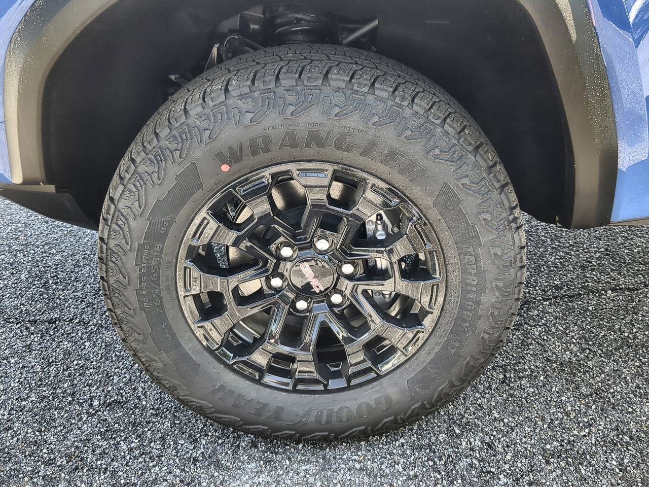 New 2026 Rapids Metallic GMC Elevation image 32