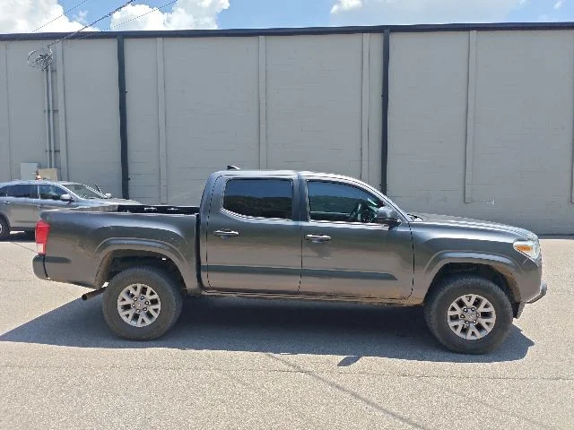 Used 2017  Toyota SR image 2