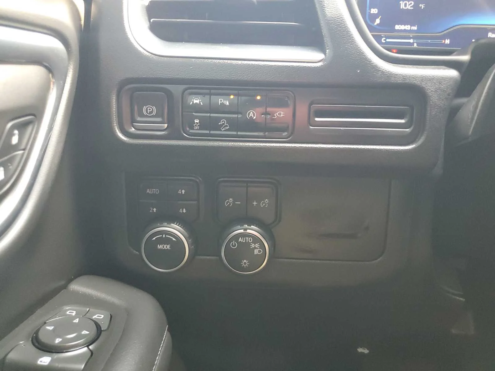 Used 2022 BLACK Chevrolet Z71 image 23