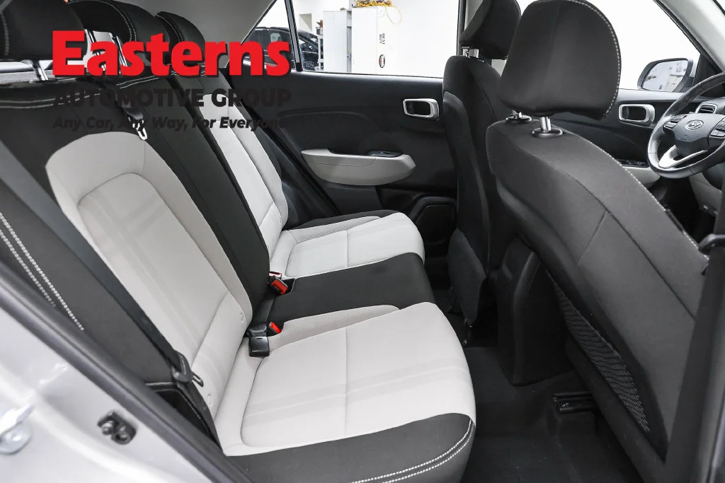 Used 2023 Silver Hyundai SEL image 24