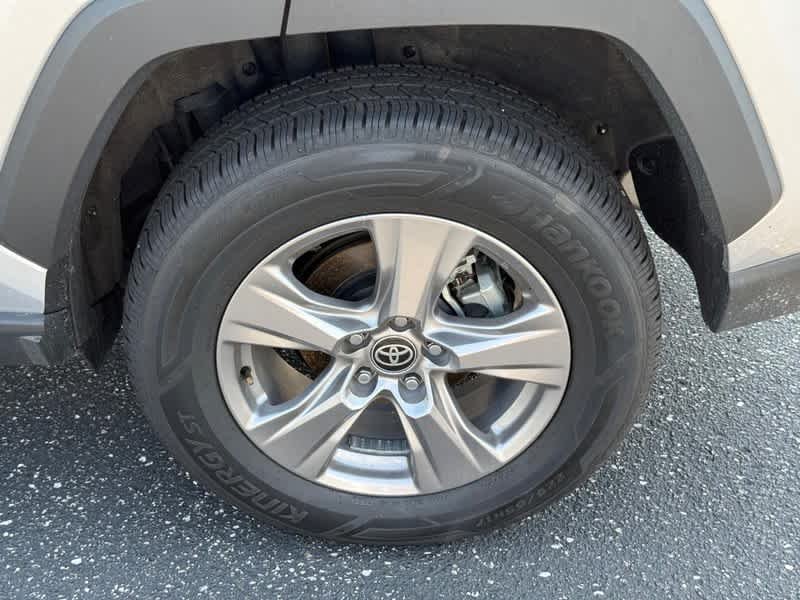 Used 2025 Silver Sky Metallic Toyota XLE image 6