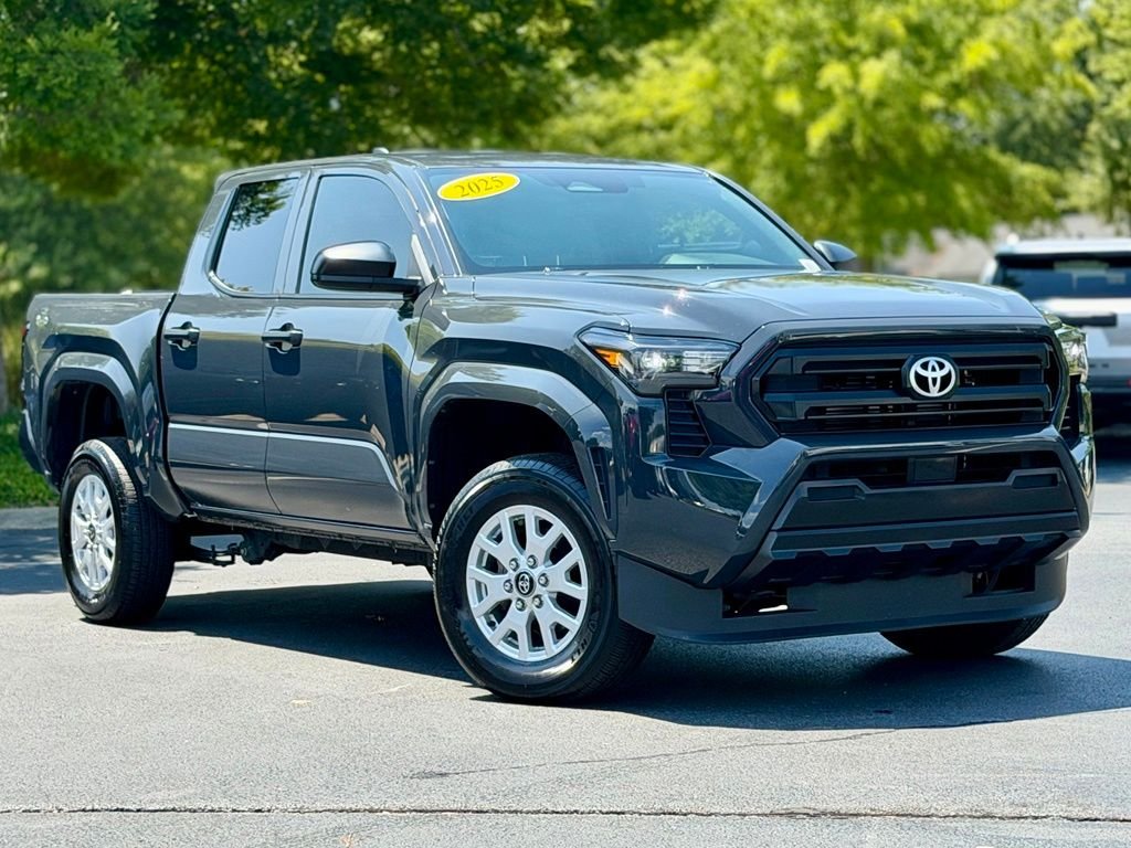 Certified Used 2025  Toyota SR image 2