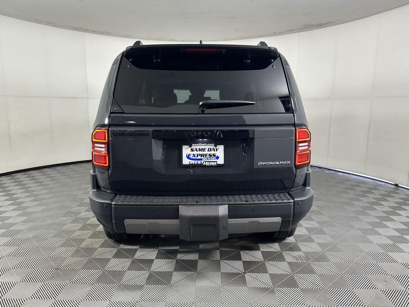 Used 2025 Underground Toyota Base image 9