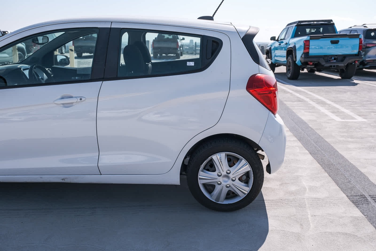 Used 2017 Summit White Chevrolet LS image 8
