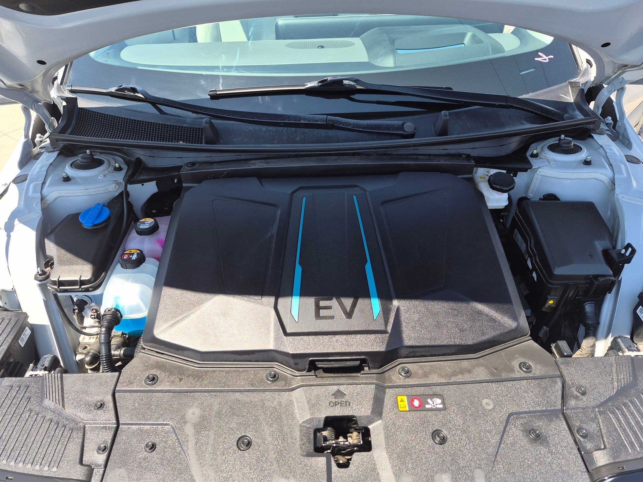 2024 Hyundai IONIQ 5 Limited - Photo 32