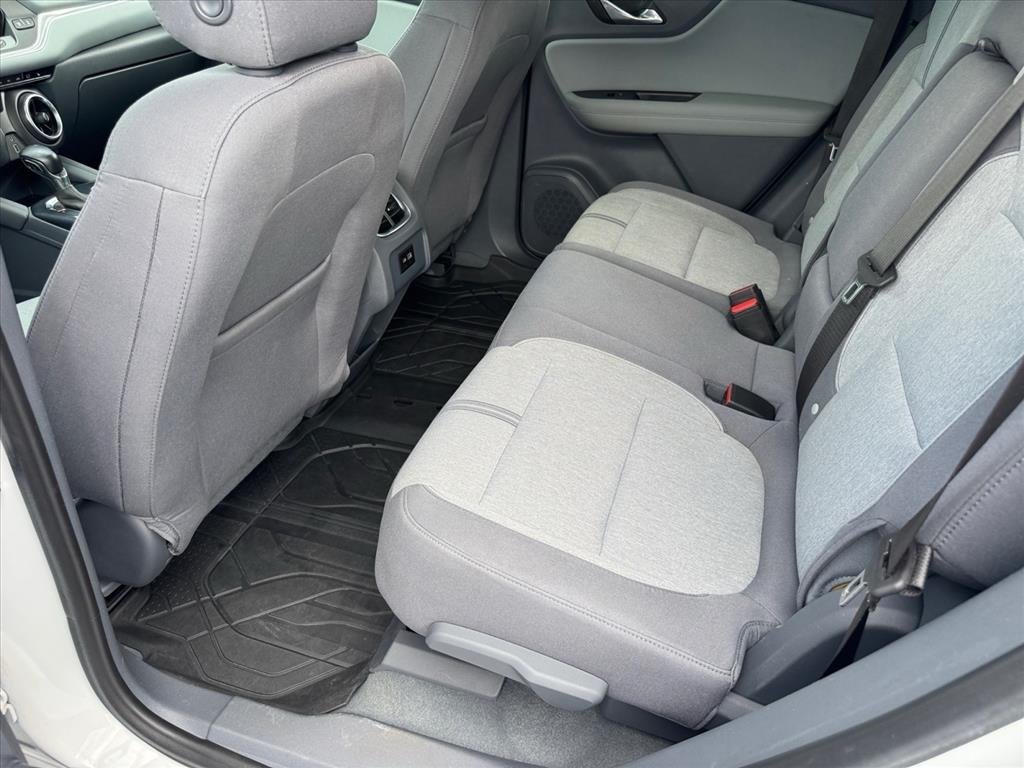 Used 2020 SUMMIT WHITE Chevrolet LT image 11