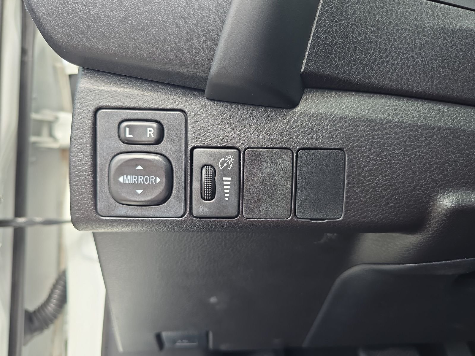 Used 2017 White Toyota SE image 20
