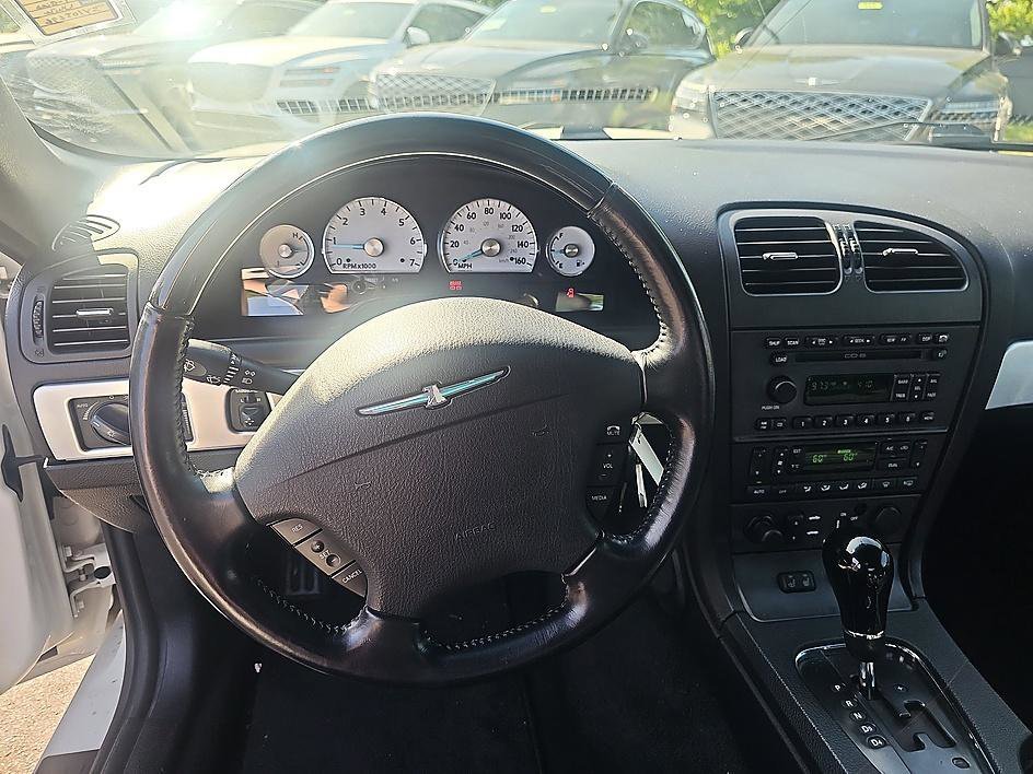 Used 2003 Whisper White Ford Premium image 23