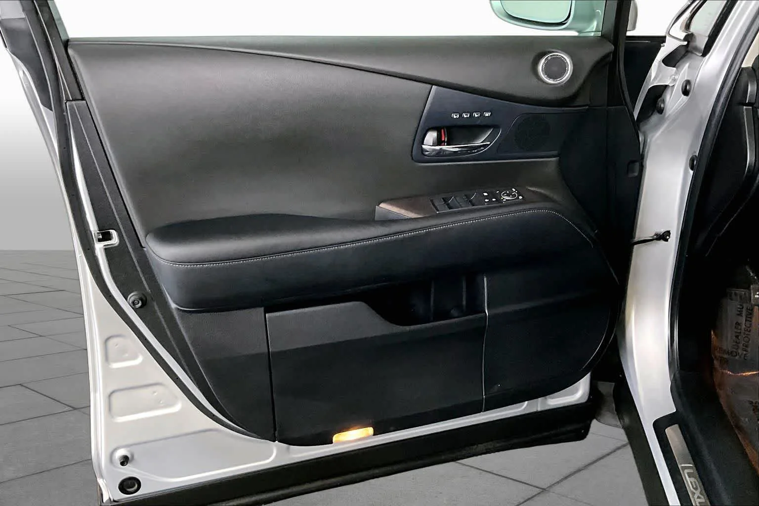 Used 2015 Silver Lining Metallic Lexus  image 22