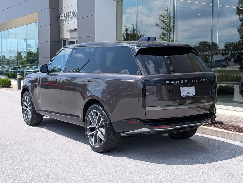 New 2026 Charente Grey Land Rover SE image 3