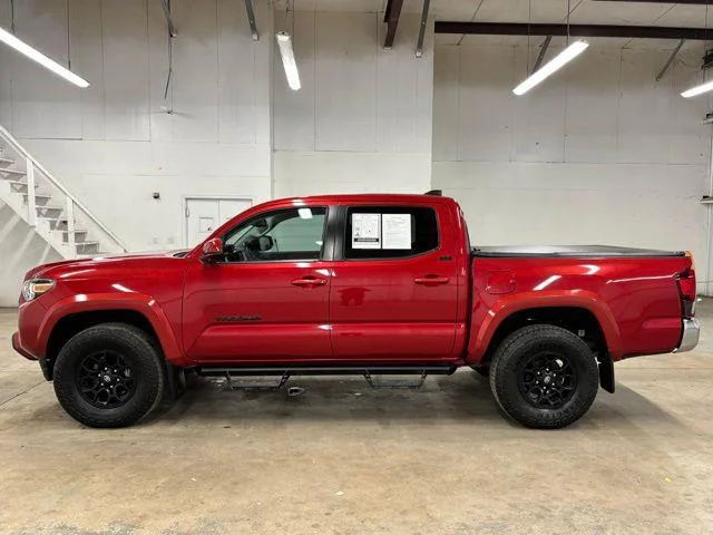Used 2022 BARCELONA RED MET. Toyota  image 4