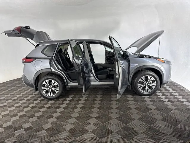 Used 2023 Gray Nissan SV image 13