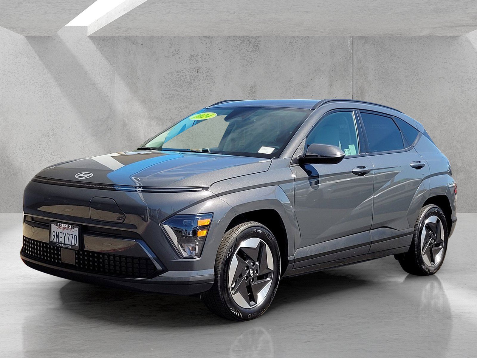 Used 2024 Gray Hyundai SEL image 9