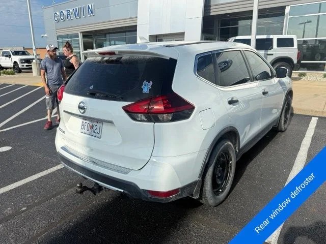 Used 2018 Glacier White Nissan S image 3