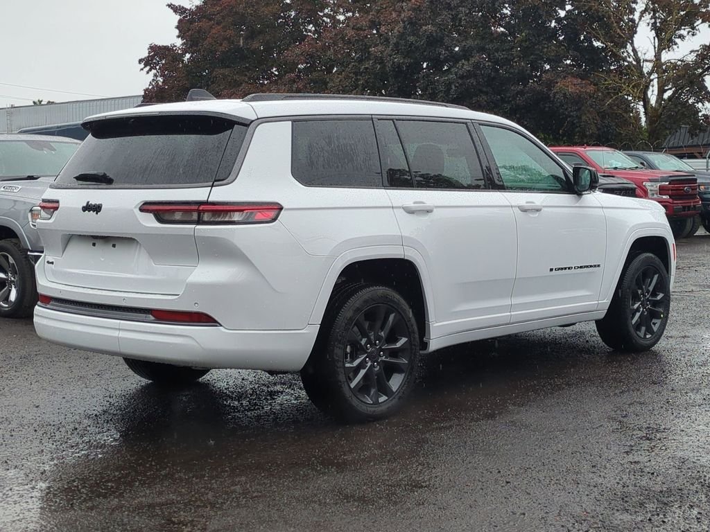 New 2026 Bright White Clear-Coat Exterior Paint Jeep Limited image 7