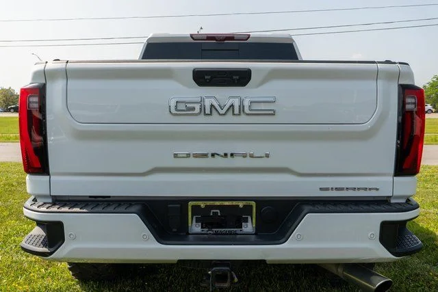 Used 2024 White GMC Denali image 7