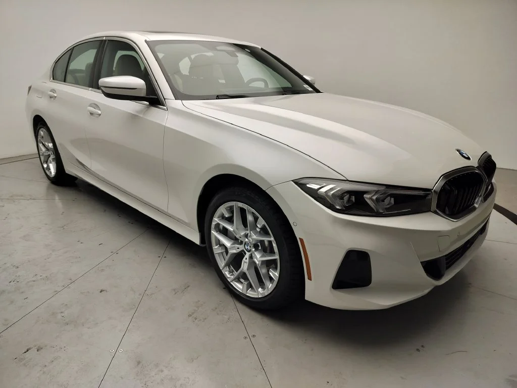 New 2026 Mineral White Metallic BMW 330i image 2