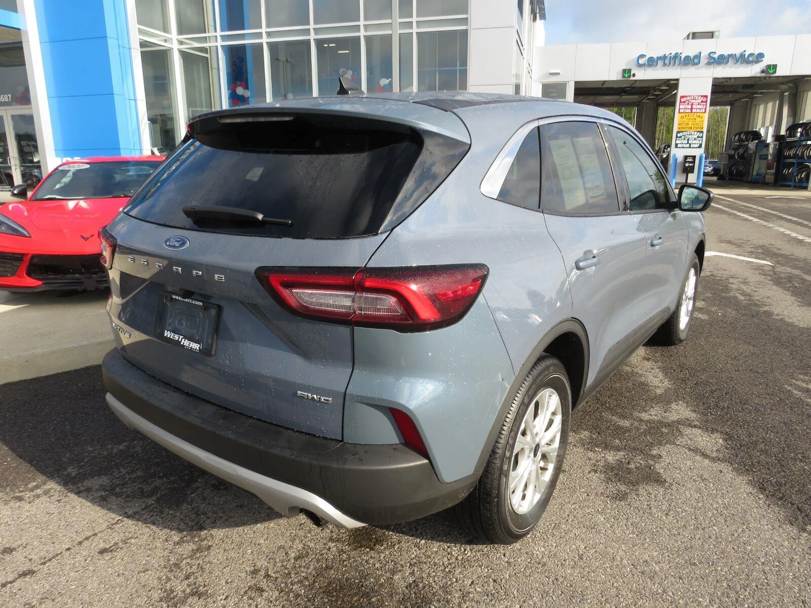 Used 2023 Vapor Blue Metall Ford Active image 6