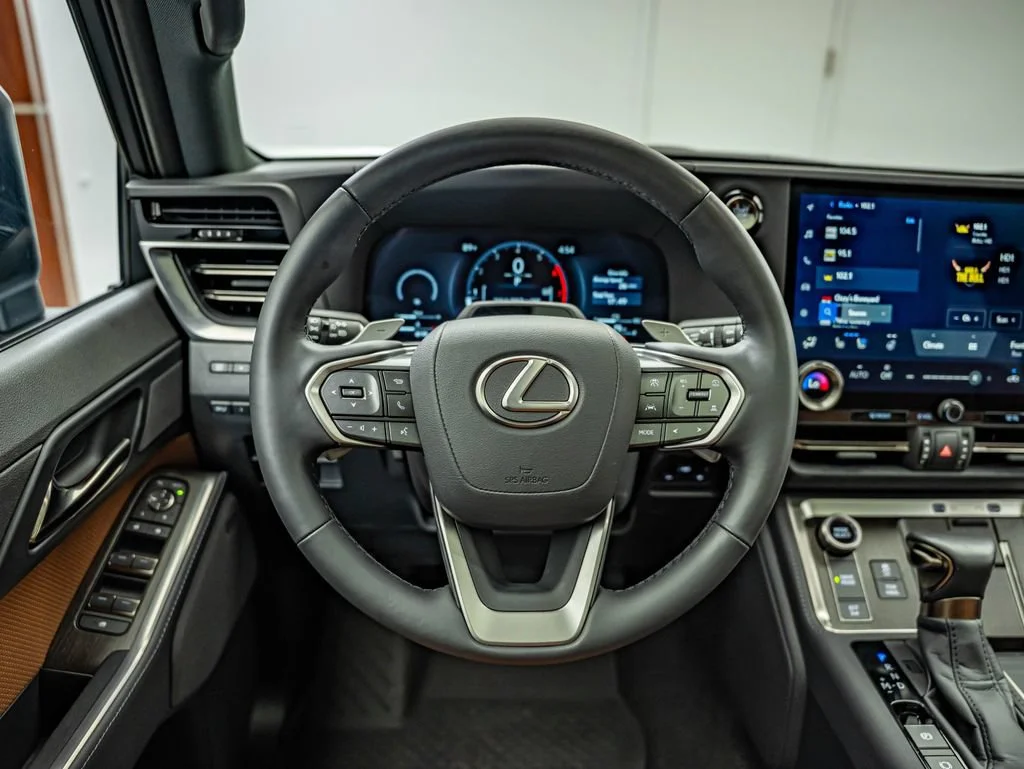 Certified Used 2025 Gray Pearl Lexus 550 Luxury+ image 23