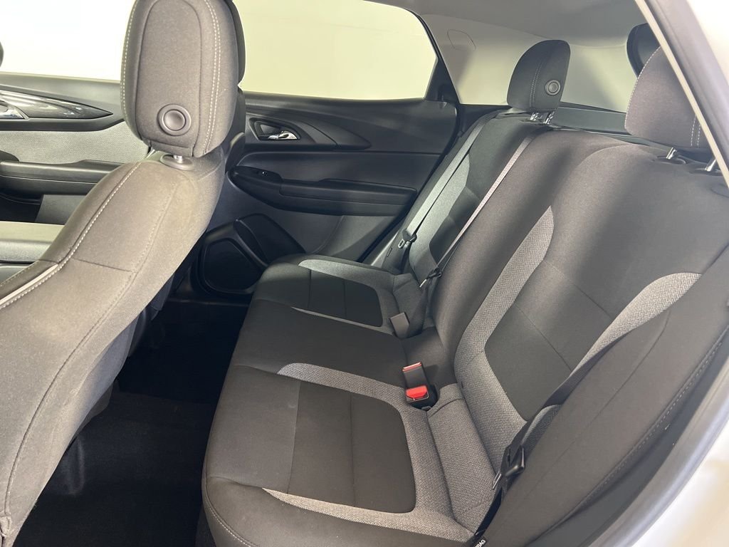 Used 2025 White Chevrolet LT image 6