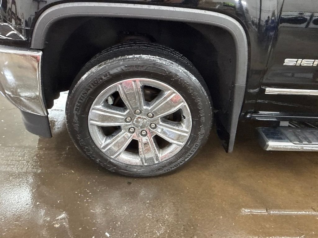 Used 2018 Black GMC SLT image 11