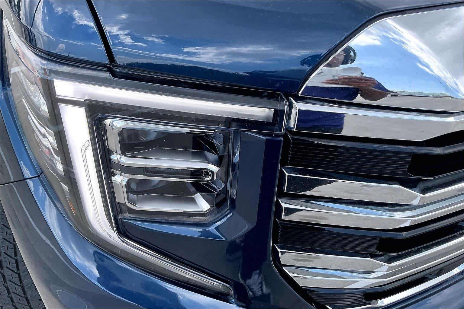 Used 2023 PACIFIC BLUE METALLIC GMC SLT image 26