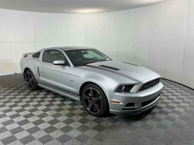 Used 2014 Silver Ford GT Premium image 3