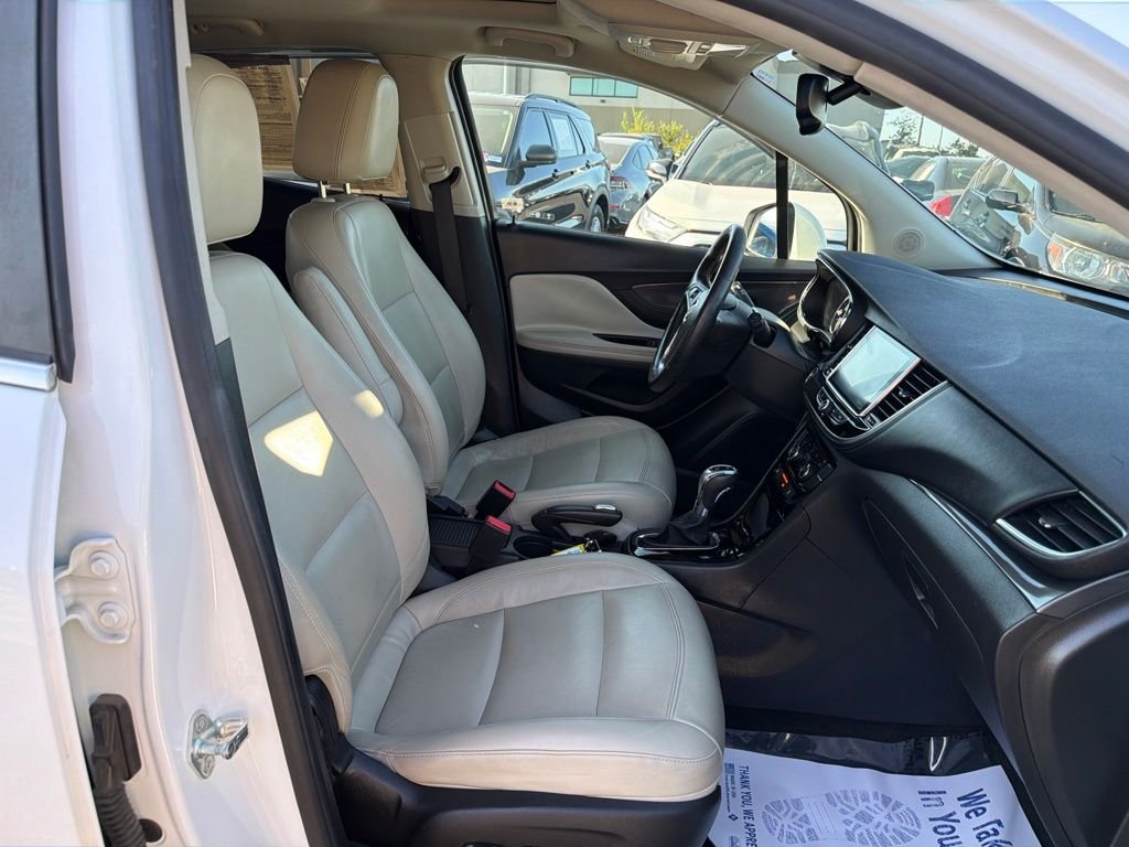 Used 2017 White Buick Essence image 18