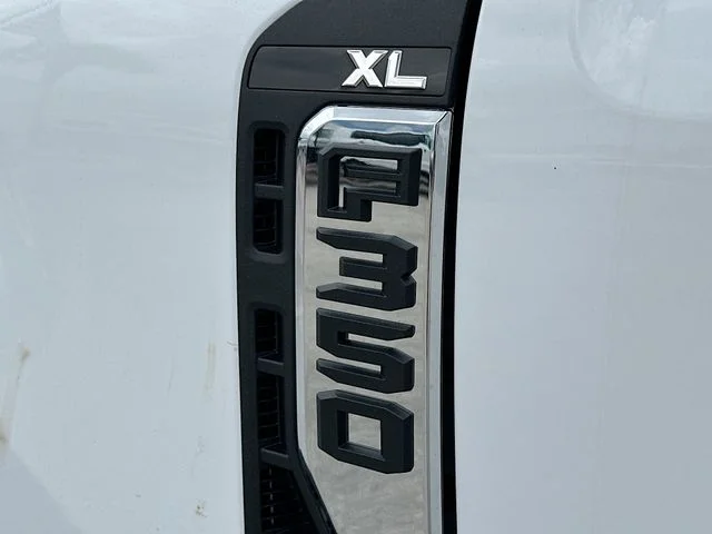 New 2026 Oxford White Ford XL image 17