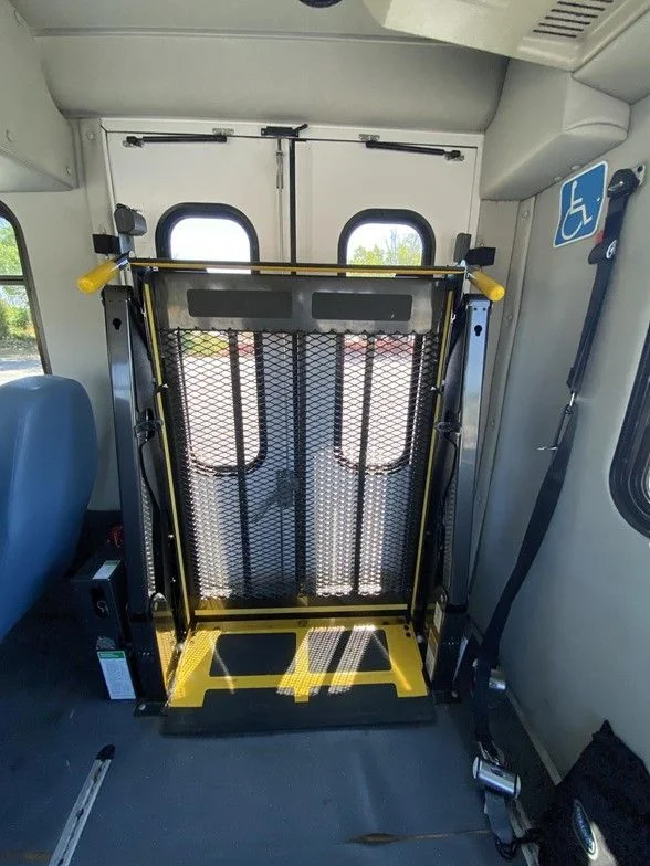 Used 2014 White Ford Handicap Accesible image 37