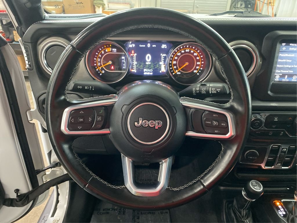 Used 2021 White Jeep Unlimited Sahara image 11
