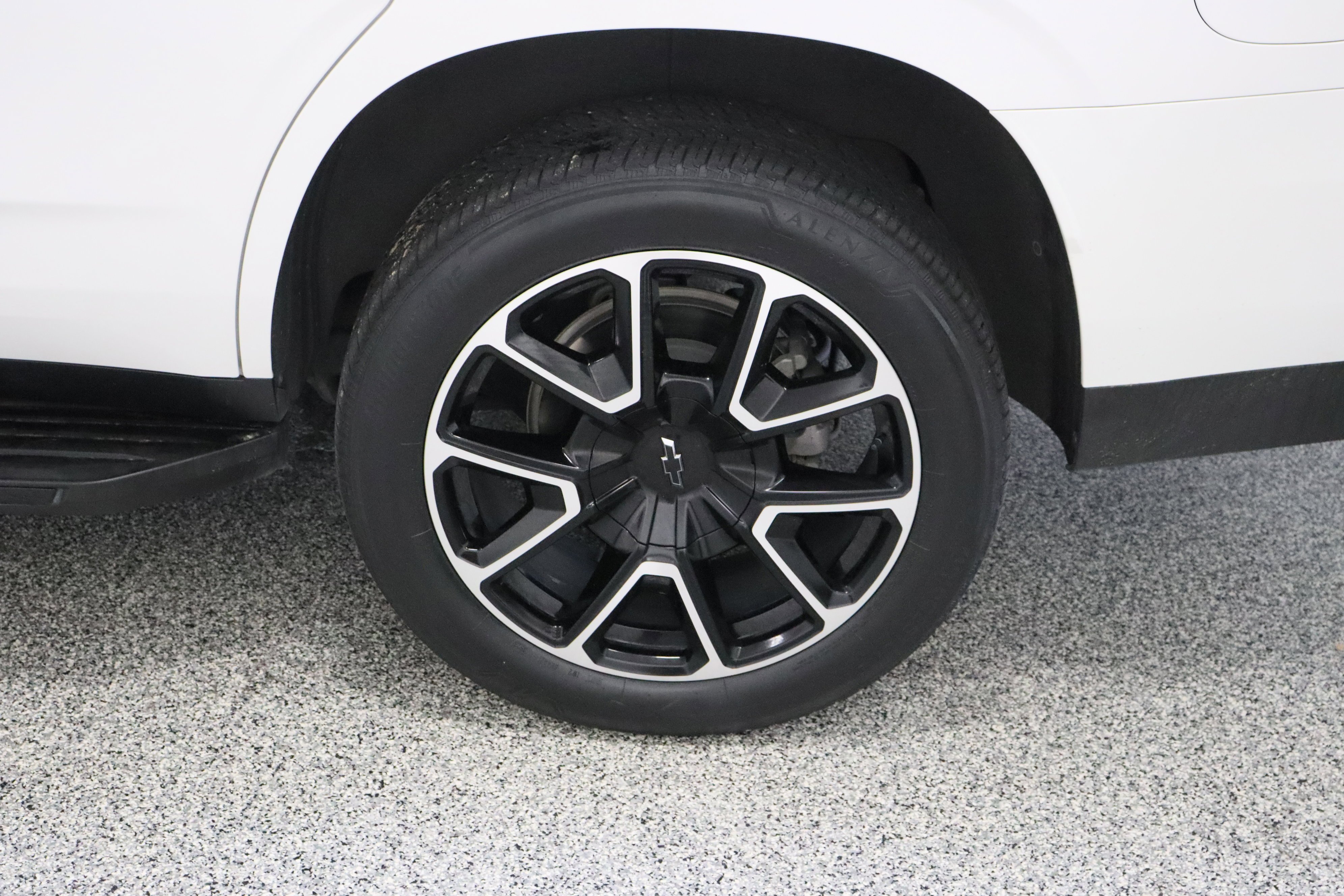 Used 2023 Iridescent Pearl Tricoat Chevrolet RST 5.3L image 10