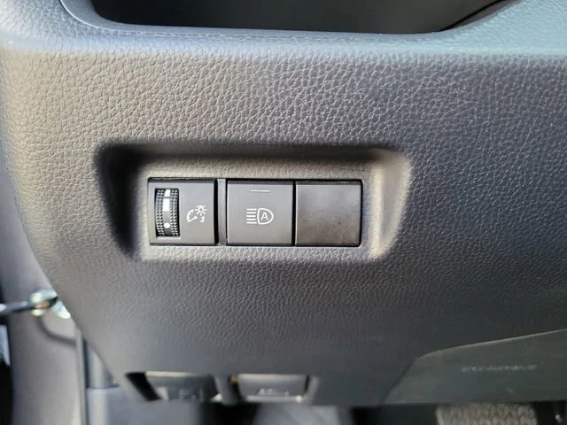 2024 Toyota RAV4 LE - Photo 18