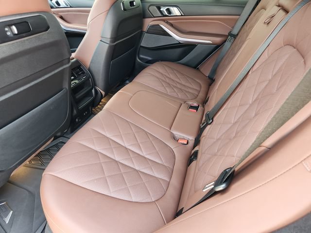 Used 2024 Gray BMW xDrive40i image 33