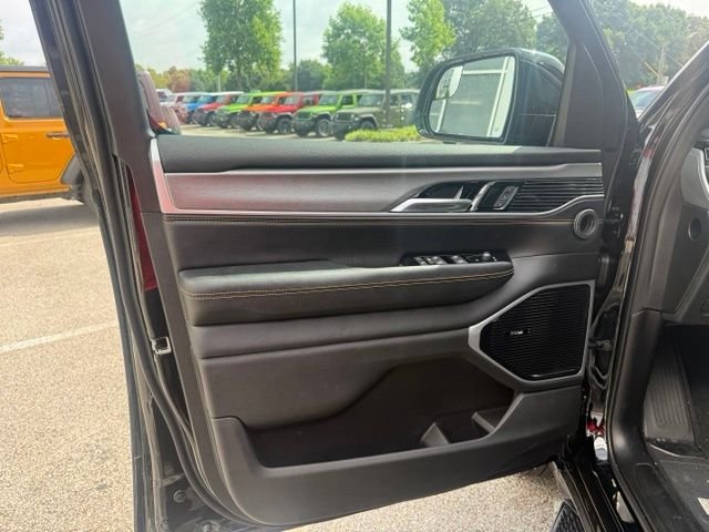 New 2026 High Gloss Black Exterior Paint Jeep 85th Anniversary Edition image 14