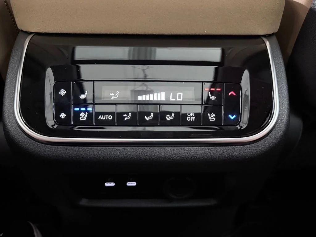 New 2027 RADIANT WHITE INFINITI Luxe 2WD image 31