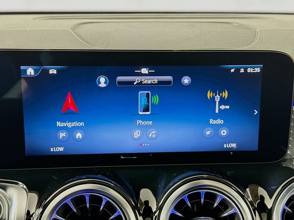 Used 2025 Black Mercedes-Benz GLB 250 image 16