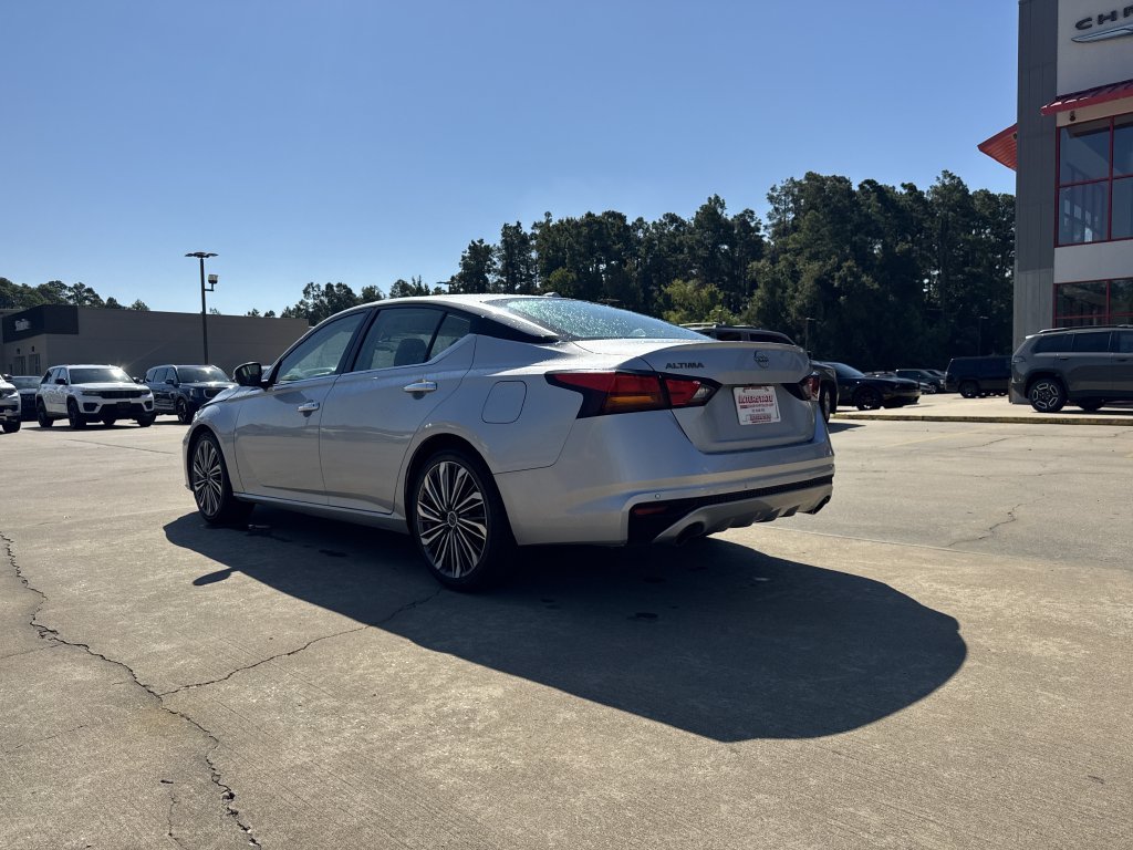 Used 2023 Silver Nissan 2.5 SL image 7